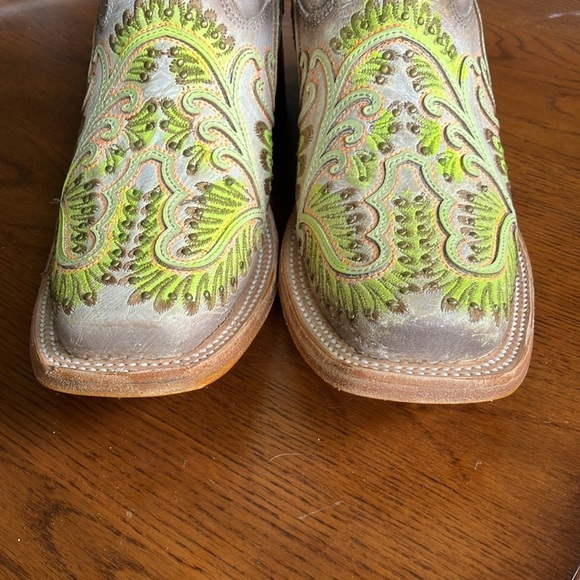 Corral neon green studded Size 6.5 C3967 - Picture 6 of 9
